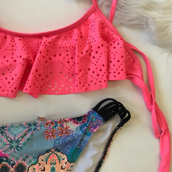 Bikini Set - Picture 2 of 4